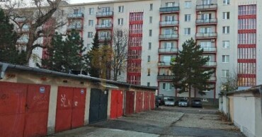 Na predaj garáž na Haburskej ulici v Ružinove pri Štrkovci