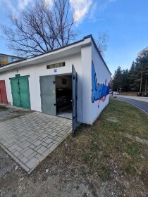 Predaj tehlovej garáže s elektrinou a montážnou jamou v Banskej Bystrici