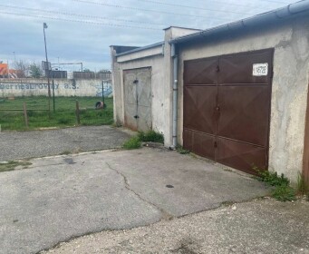 Predaj malej garáže s montážnou jamou v Bratislave-Ružinove