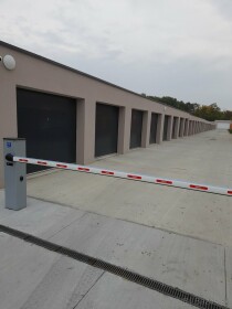 Prenájom murované garáže v Malinove s elektrinou