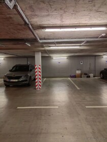 Prenájom parkovacieho miesta v garáži, Hradská - Vrakuňa
