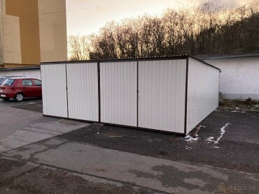 Predaj pozemku s dvojgarážou v Kráľovskom Chlmci