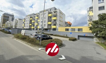 Priestranné garážové státie na predaj v Dúbravke