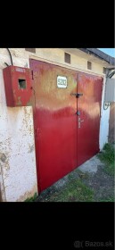 Samostatná garáž na Račom potoku s elektrinou
