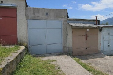 Na predaj murovaná garáž 20 m² v Handlovej