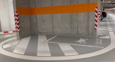 Kryté parkovacie miesto pre motorku na prenájom v Eurovea Tower