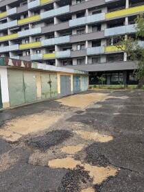 Na predaj murovaná garáž na Exnárovej ulici v Ružinove