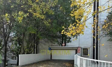 Predaj priestrannej garáže v parkovacom dome na Medveďovej ulici v Petržalke