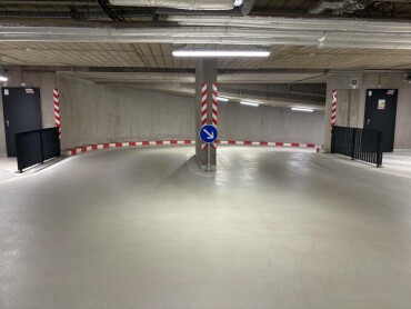 Široké parkovacie miesto na prenájom v podzemnej garáži Arboria