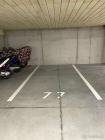 Prenájom garážového státia v objekte Livana