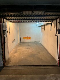 Prenájom uzamykateľnej garáže s elektrinou na Medveďovej