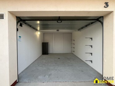 Na predaj priestranná garáž v uzavretom dvore na Okružnej ceste, Komárno