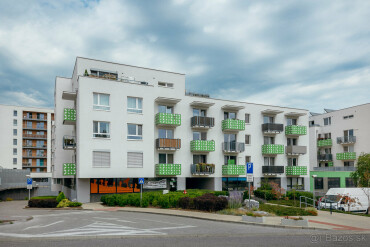 Na prenájom garážové parkovacie miesto v Bratislave - Dúbravka