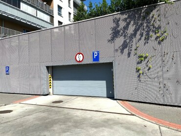 Prenájom parkovacieho miesta 17 m² v Dúbravke