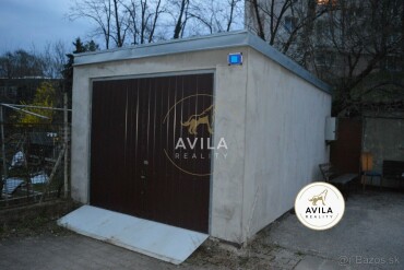 Na predaj: Garáž 19 m² v Hlohovci s elektrinou