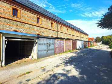 Prenájom radovej garáže 17 m² na ulici Stromová - Staré Mesto