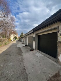 Prenájom garáže s elektrinou a montážnou jamou v Komárne