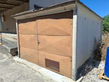 Na predaj prefabrikovaná betónová garáž s rozmermi 5.43m x 3.33m