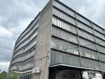Na predaj samostatný garážový box v Hlinách VII