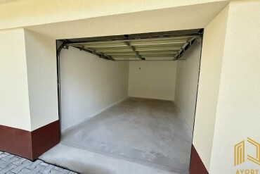 Predaj murovaná garáž (21m²) v Senici na Sadovej ulici