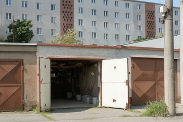 Predaj samostatnej garáže na Varšavskej ulici, Bratislava III