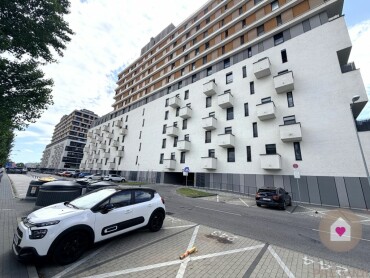 Prenájom garážového státia s kobkou v Slnečniciach, Bratislava