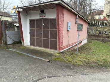 Murovaná garáž na predaj s pozemkom v Moravskom Lieskovom