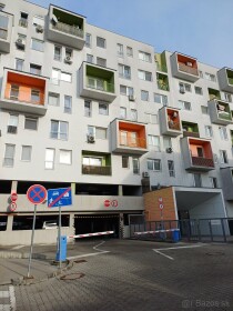 Prenájom krytého parkovacieho miesta na Vietnamskej ul. Ružinov-Trnávka