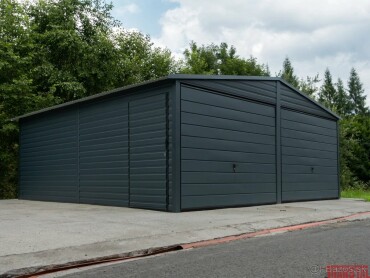 Plechová garáž 6x6 m s výklopnými bránami