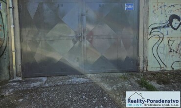 Garáž s pivnicou na predaj na Hradištnej ulici v Devínskej Novej Vsi