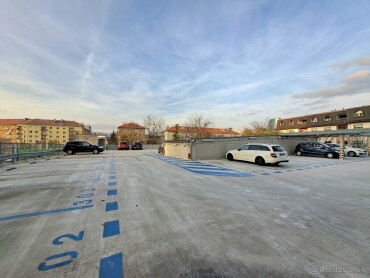 Predaj parkovacieho miesta na streche v Jégeho aleji, Bratislava