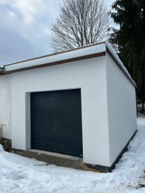 Na predaj murovaná garáž s diaľkovým ovládaním – Istebné