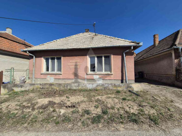 Na predaj garáž s montážnou jamou v Komárne