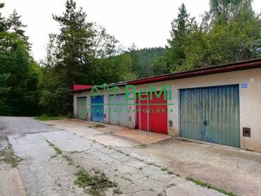 Dve susediace garáže na predaj, Banská Bystrica