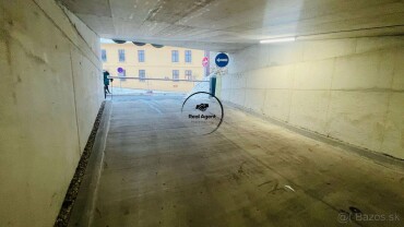 Prenájom vnútorného parkovacieho miesta v Košiciach na Továrenskej ulici