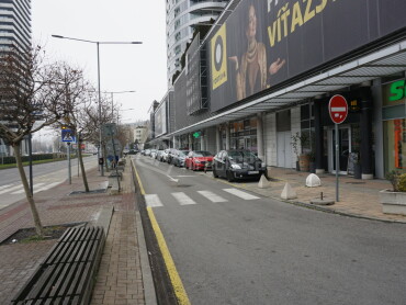 Prenájom garážového miesta v Troch vežiach na Bajkalskej ulici