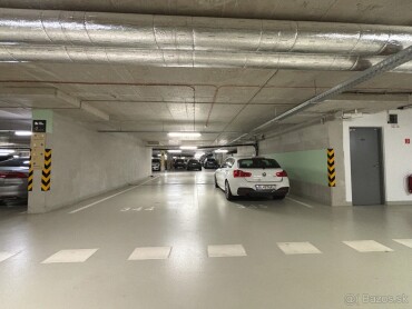 Predaj nadštandardného parkovacieho miesta v garáži EINPARK