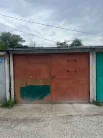 Na predaj zateplená garáž s elektrinou v Bratislave