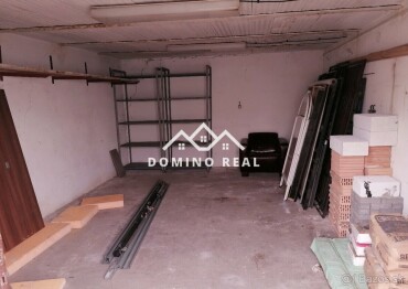 Veľká murovaná garáž na predaj v Bratislave-Rači