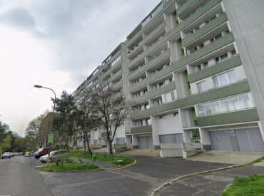 Samostatná garáž na predaj na Donnerovej ulici, 12,81 m2