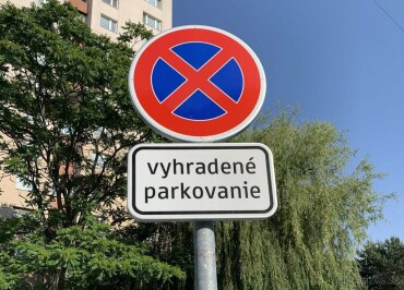 Prenájom parkovacieho miesta v uzamykateľnom dvore v Bánovciach