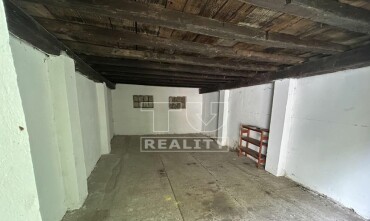 Na predaj priestranná murovaná garáž v Trnave – Prednádražie