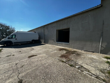 Veľkorysá garáž, obchodný  či multifunkčný priestor v obci Š