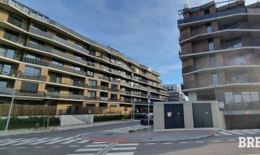 Priestranné garážové státie 18 m2 v Bratislave-Petržalke