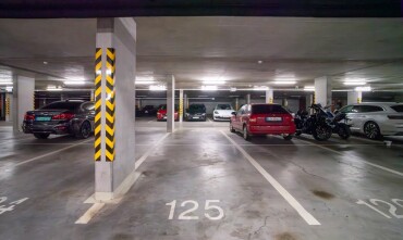Prenájom parkovacieho miesta v garáži na Zuzany Chalupovej, Petržalka