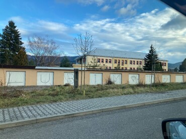 Na predaj garáž pri senior centre s novou strechou