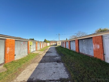 Predaj betónovej garáže 18 m2 v Hlohovci na Svätopeterskej ulici