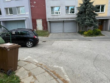 Dlhodobý prenájom garáže s elektrinou na Krosnianskej 25