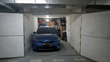 Priestranná garáž na predaj, 18 m² Nejedlého ul.