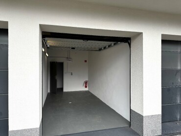 Prenájom novej garáže v centre mesta s elektrinou